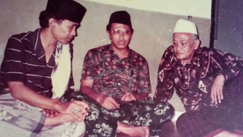 Hari Santri, Gus Mus Unggah Foto Kesukaannya