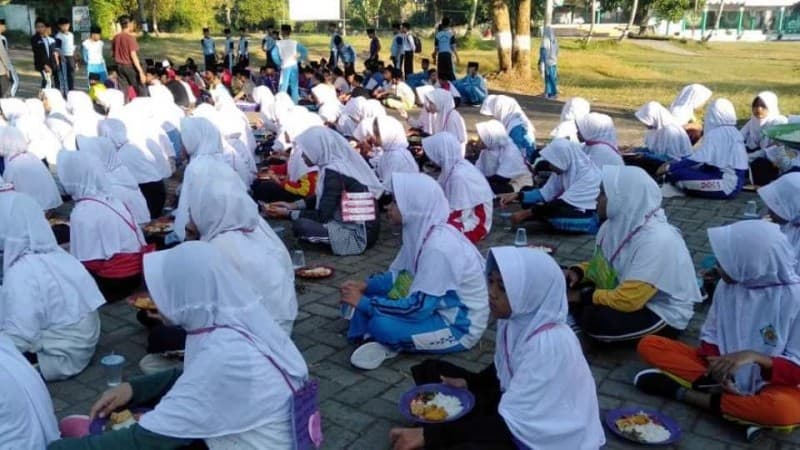 3 Tahap Pembelajaran Karakter Berbasis Nilai Sufistik di MTs Al-Qodiri 1 dan Nuris 1 Jember