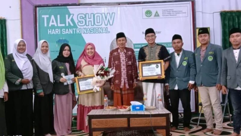 Untuk Bisa Berprestasi, Santri Hendaknya Pertahankan Identitas