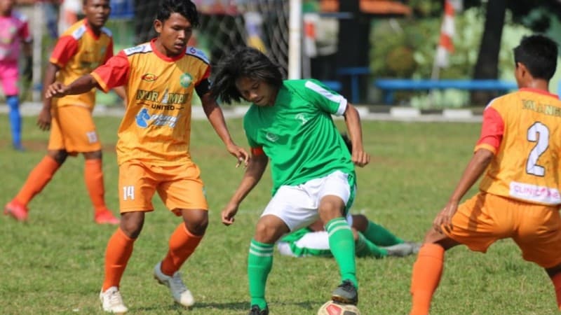 Kesebelasan Pesantren Nur Iman dan Al-Makmur Bertemu di Final Liga Santri