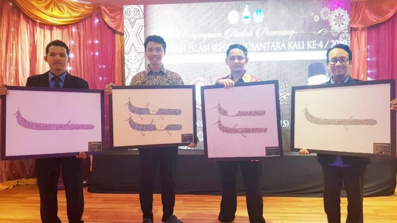 Santri Sekolah Kaligrafi Denanyar Raih Juara Satu Kaligrafi di Malaysia