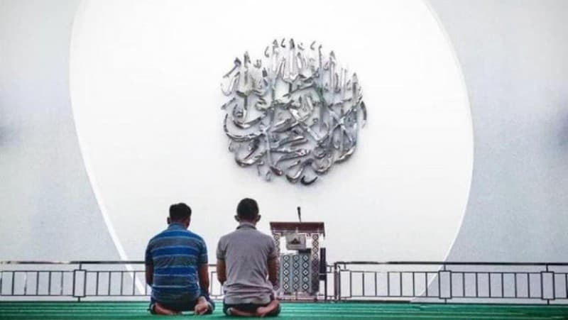 Menyembah Tuhan dalam Pikiran