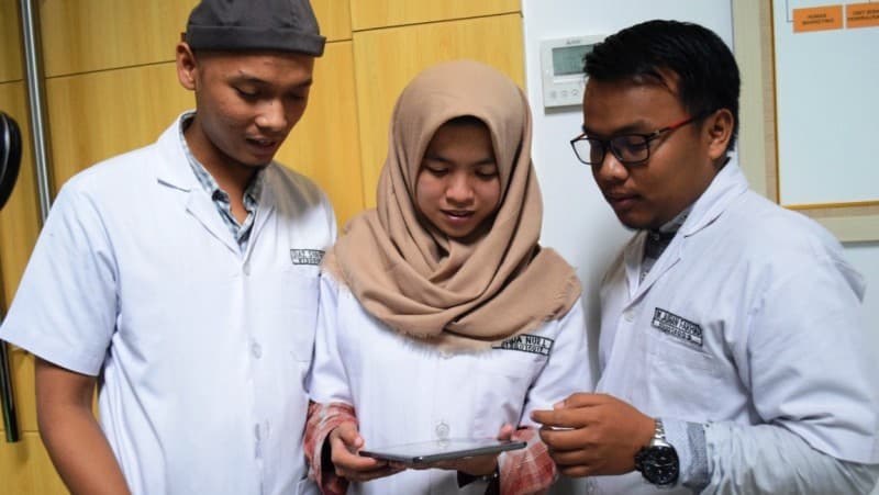 Ciptakan Aplikasi Diagnosis THT, Kontingen Unusa Juara Nasional