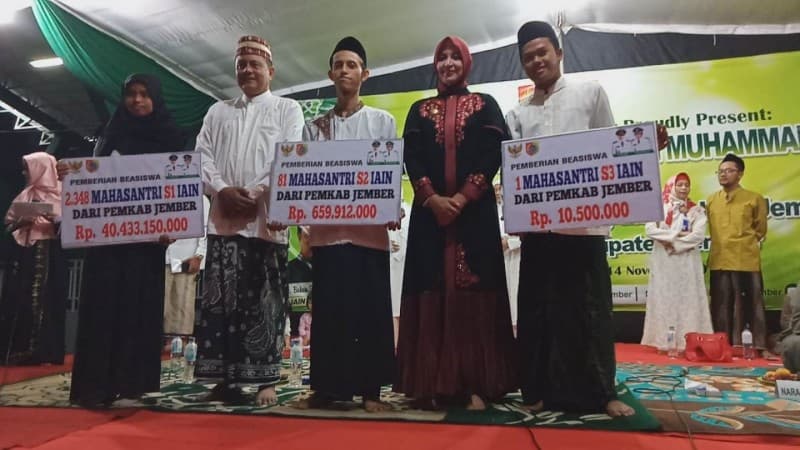 Pemkab Kucurkan Beasiswa Puluhan Miliar untuk IAIN Jember