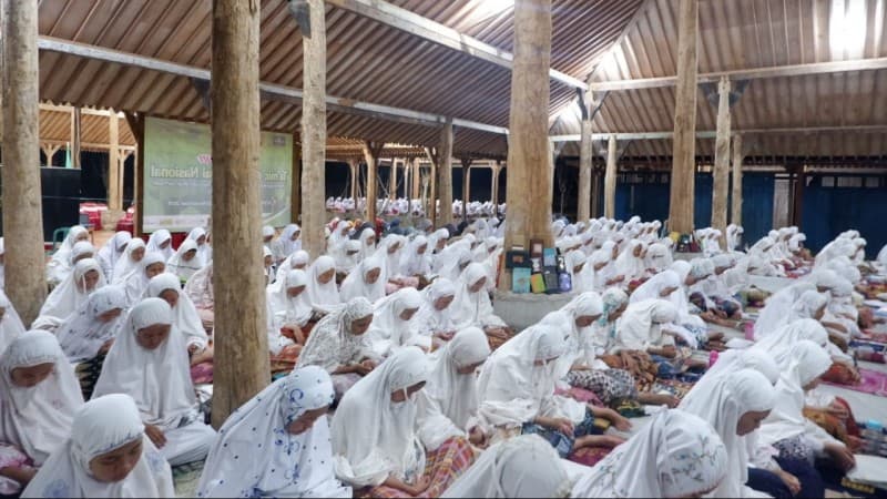 Bangun Cita-cita dengan Pupuk Imajinasi dalam Hening