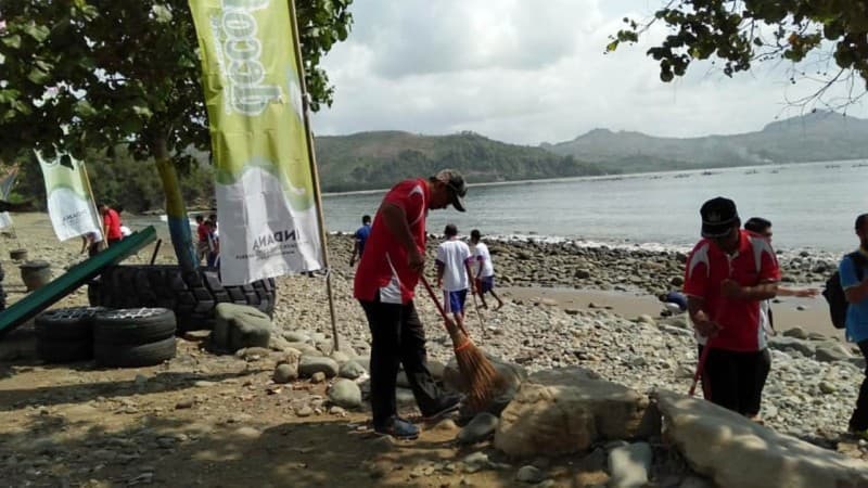 Peduli Lingkungan, Badan Kemaritiman NU Tulungagung Bersihkan Pantai