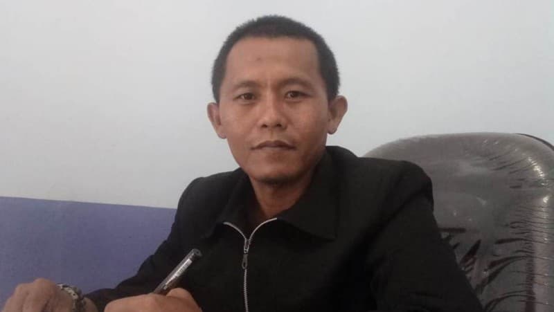 Kisah Guru yang Tanpa Tanda Jasa