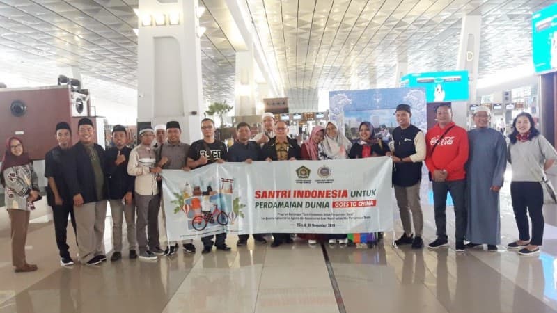 10 Santri Indonesia Ikuti Program Perdamaian Dunia ke Tiongkok 