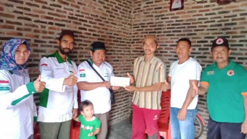 LAZISNU Pringsewu Salurkan Bantuan Pengobatan Pasien Tumor
