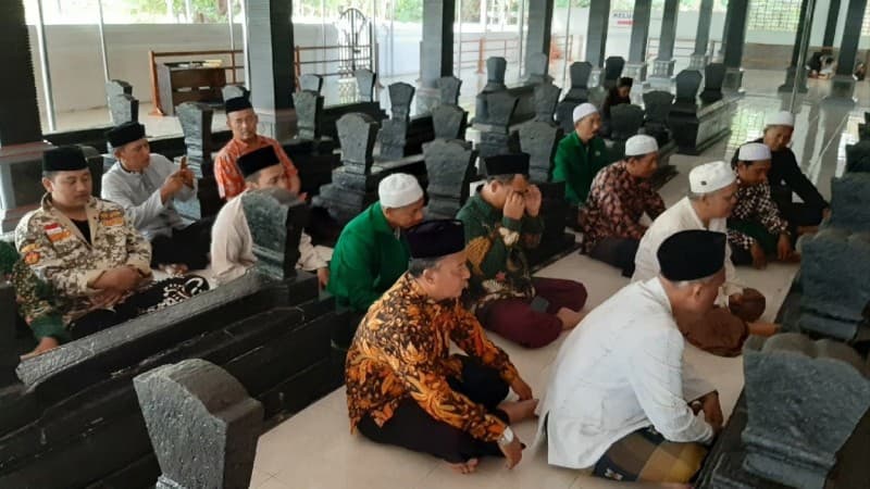Punya Hajat Besar, NU Guntur Ziarah ke Para Wali