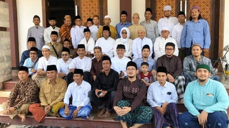 Masyayikh Pesantren Lirboyo Dukung Gus Muwafiq Terus Berdakwah