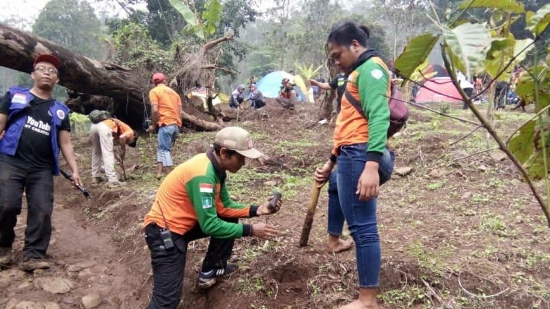 LPBINU Mojokerto Tanam 2000 Pohon untuk Jaga Sumber Mata Air