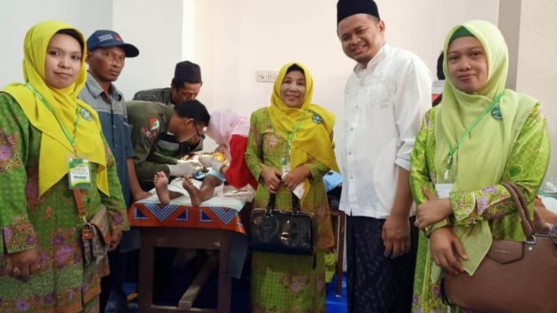 Ringankan Beban Warga, Muslimat NU di Jember Gelar Khitan Massal