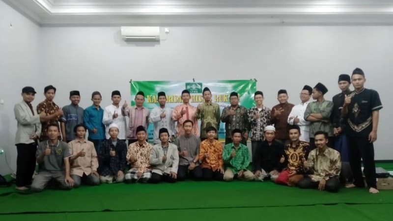 Usai Ikuti Pelatihan Falakiyah, Warga Jombang Pantau Gerhana Matahari