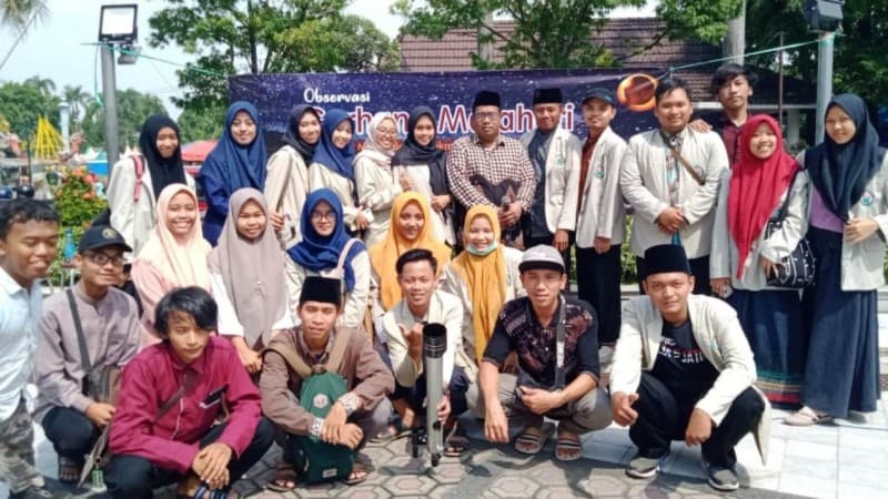 Unipdu Jombang Gelar Nobar dan Jelaskan Fenomena Gerhana