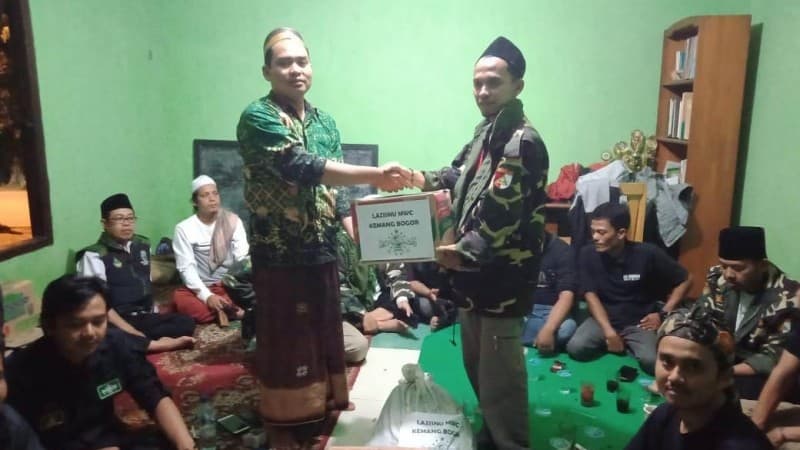 NU Kemang-Bogor Serahkan Bantuan untuk Korban Banjir di Cigudeg