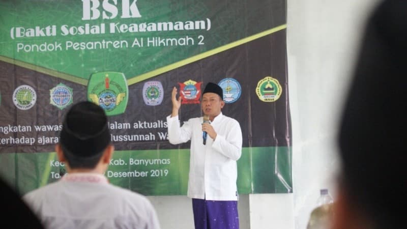 Al-Hikmah 2 Latih Santri Terjun ke Masyarakat lewat Bakti Sosial Keagamaan