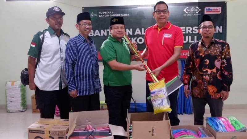 NU Peduli Salurkan Bantuan 300 Family Kit dan Paket Alat Kebersihan