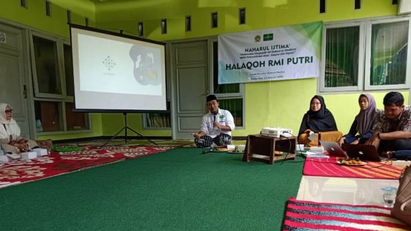 Halaqah RMI Putri Se-Jateng Gali Peranan Bu Nyai Majukan Pesantren