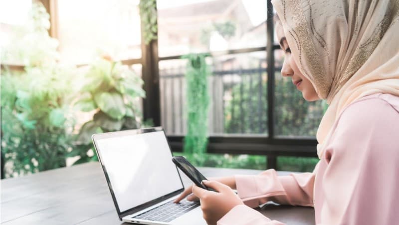 Pemakaian Jilbab bagi Muslimah menurut Ibnu Asyur