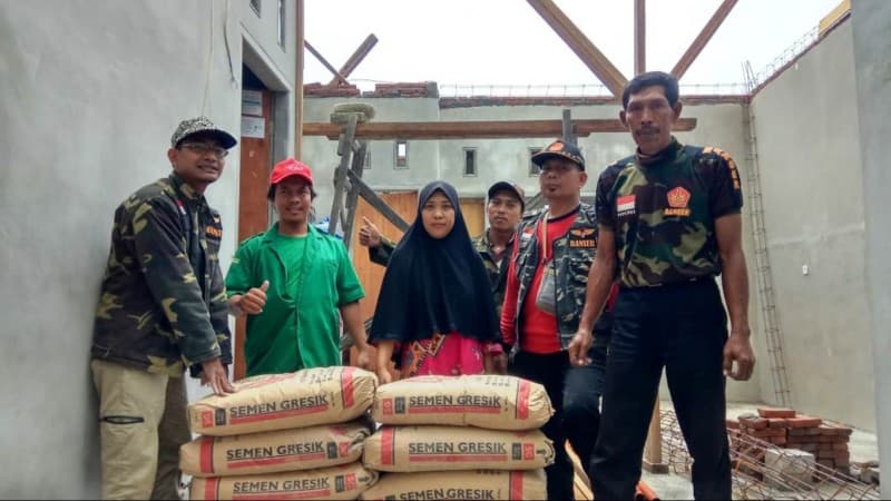 Ansor di Sidoarjo Santuni Guru TPQ Korban Puting Beliung