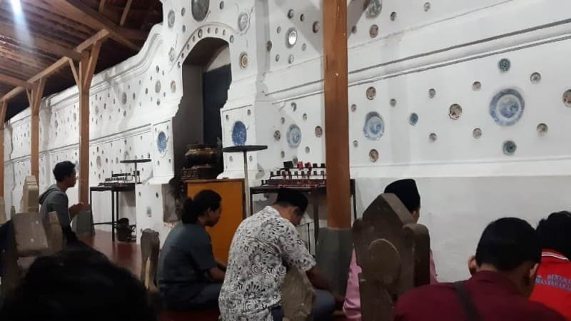 Potret Keberagaman di Makam Sunan Gunung Jati