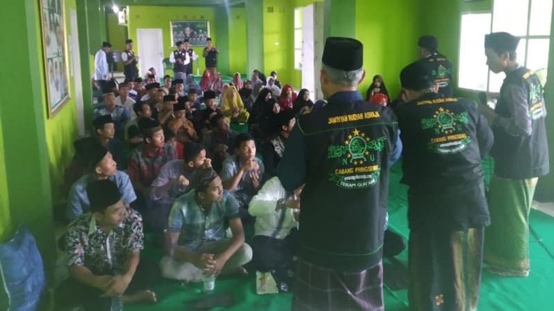 Praktisi Ruqyah Aswaja Pringsewu Gelar Terapi Qur'ani Masal