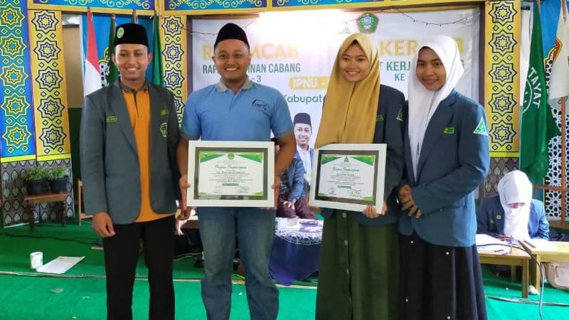 Pemberian Penghargaan untuk Tingkatkan Kinerja