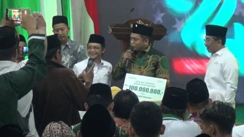 Anggota Pagar Nusa Beri Donasi 100 Juta untuk Koin Muktamar