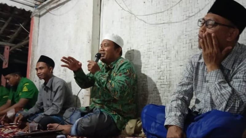 HP Android Kiai yang Menyesakkan Hati