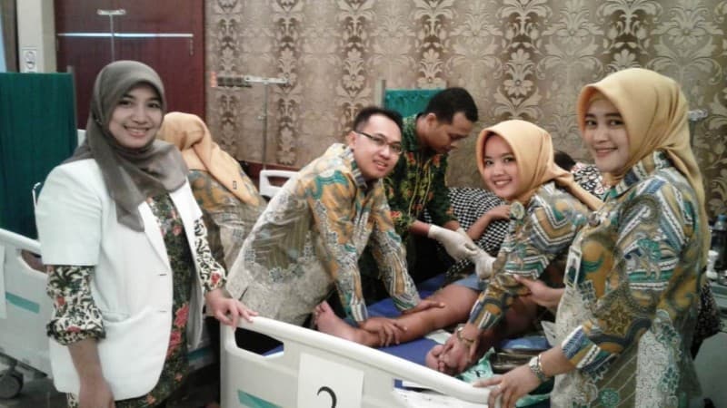 Mualaf 30 Tahun Ikut Khitanan dalam Rangkaian Harlah RSI Sidoarjo