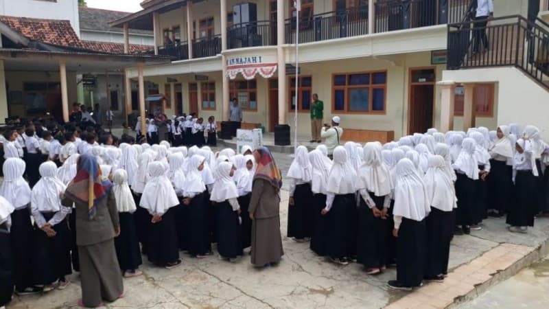 Santri Annajah Ingin Pendiri NU Tersenyum dengan Sisihkan Koin untuk Muktamar