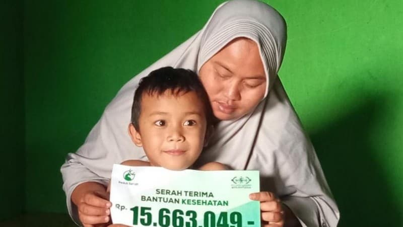 LAZISNU Pontianak Bantu Bocah Penderita Bocor Ginjal