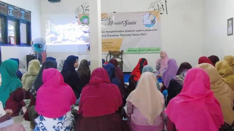 Gelar Sekolah Menulis, Santri Miftahul Huda Banyumas Ingin Seperti Kiainya