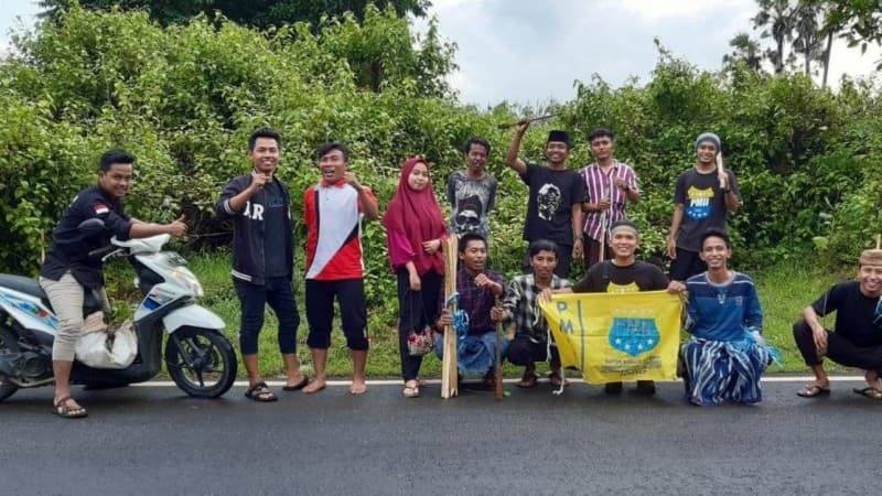 Imbangi Pembangunan, GSPM-PMII Guluk-Guluk Tanam 100 Pohon