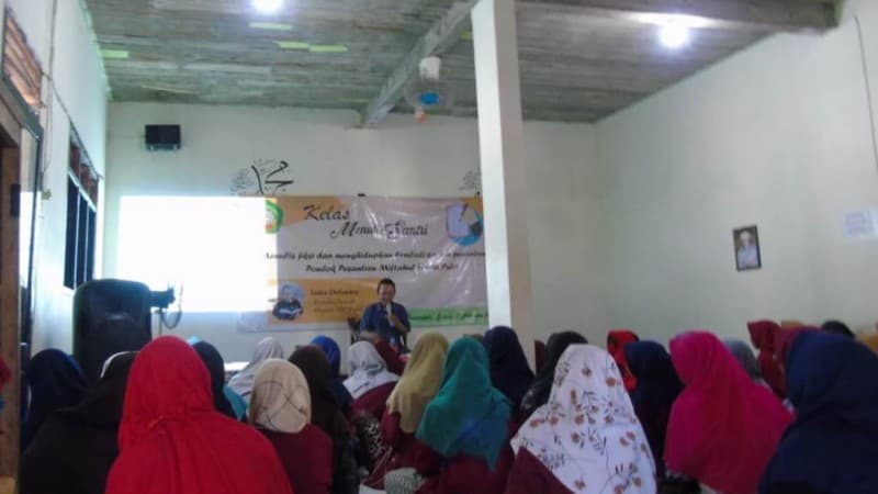 Santri Miftahul Huda Banyumas Berupaya Hidupkan Sastra Pesantren