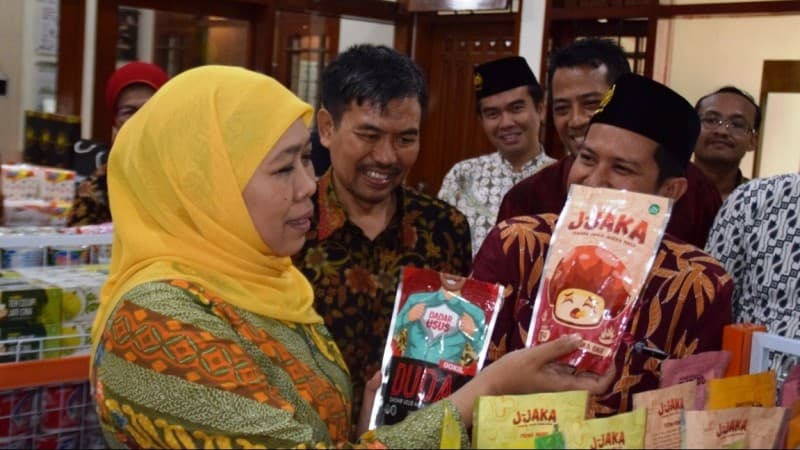 Kawal Produk Pesantren, Gubernur Jatim Resmikan OPOP Mart di Unusa