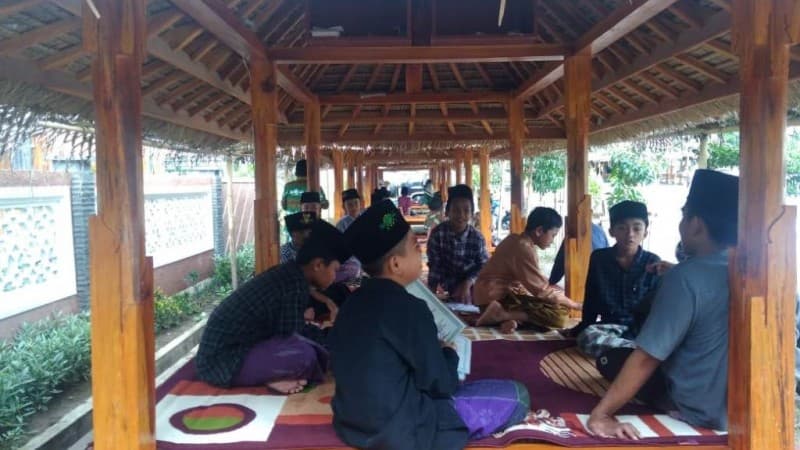 Budidaya Ikan dan Jamur, Upaya Pengembangan Pesantren Zainul Hafidz At-Taufiq Lombok Barat