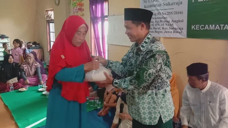 NU Sukaraja Bogor Santuni 100 Dhuafa