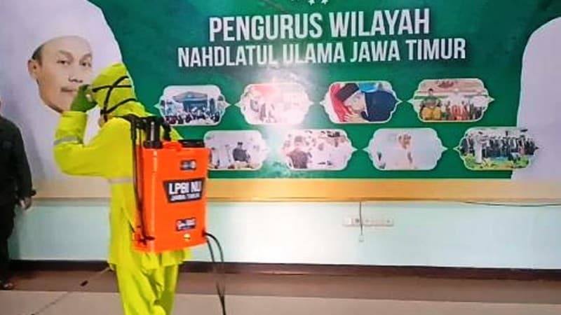 Tanggap Corona, NU Jatim Adakan Penyemprotan Disinfektan 