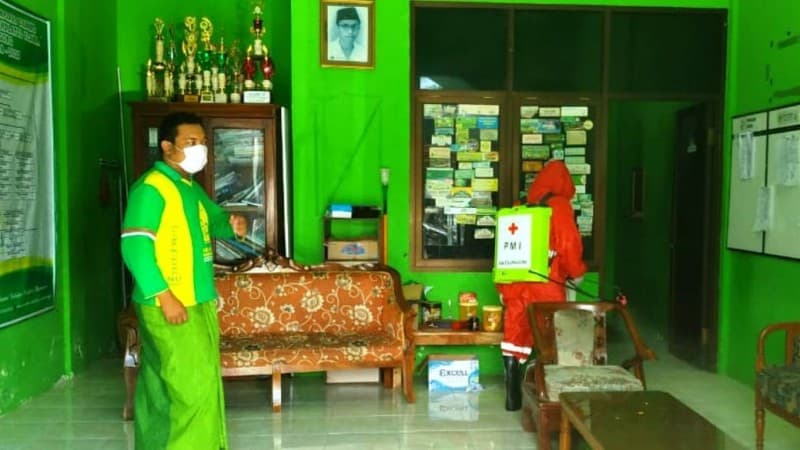 IPNU-IPPNU Tulungagung Tebar Cairan Antiseptik Cegah Corona