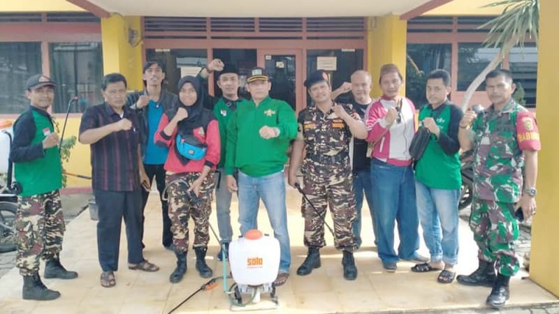 Cegah Covid-19, NU Bandar Lampung Semprotkan Disinfektan Ke Pesantren