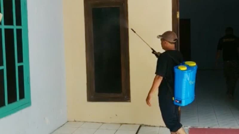 Tanggap Corona, PCNU Rembang Semprot Ratusan Masjid dan Madrasah