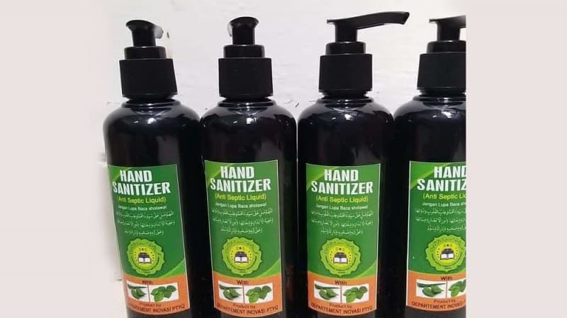 Barang Langka, Santri Yanbu’ul Qur’an Kudus Ciptakan Gel Pembersih Tangan 'HandSo-20'