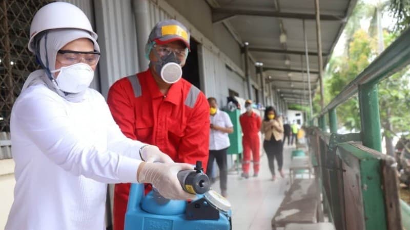 NU Rembang Lakukan Penyemprotan Disinfektan