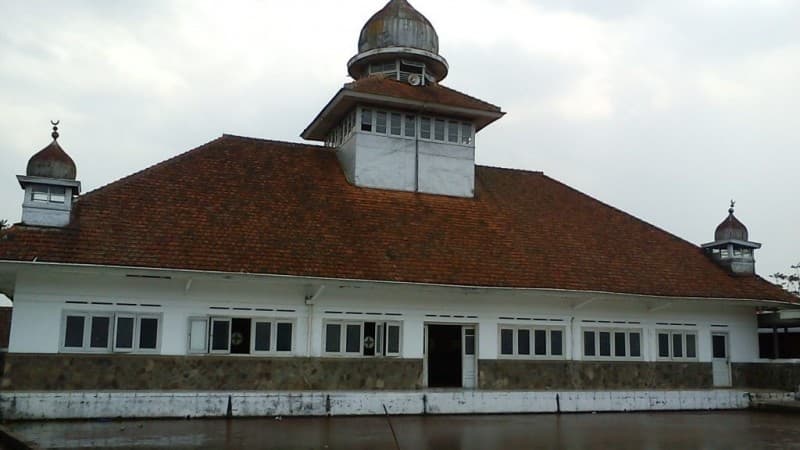 Dongeng Enteng dari Pesantren (6): Tentang Pesantren