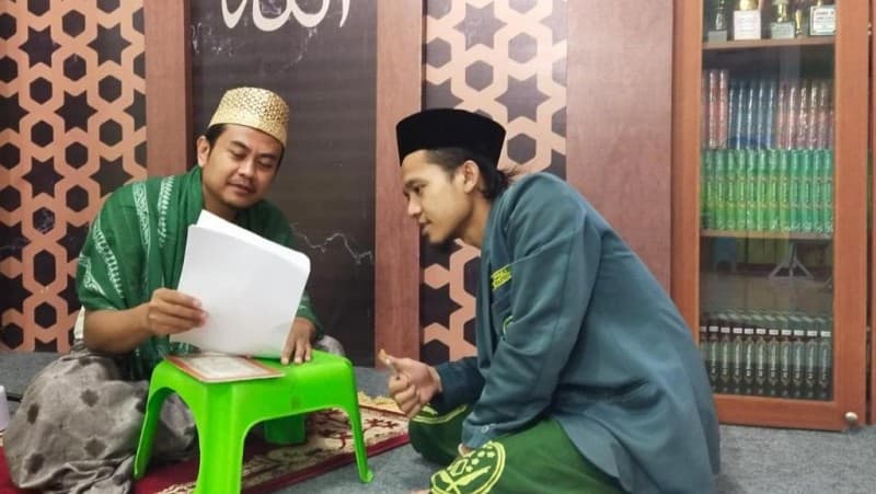 Kader IPNU Batang Tulis Syair Munajat Covid-19