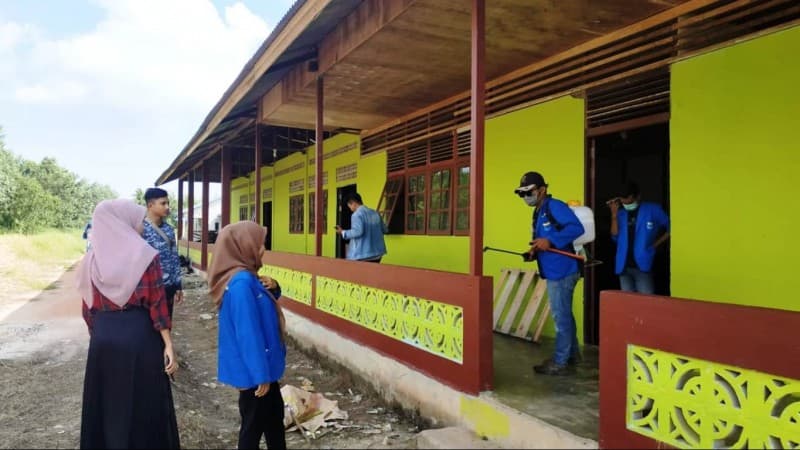 PMII Mempawah Kalbar Bergerak Lakukan Penyemprotan Disinfektan