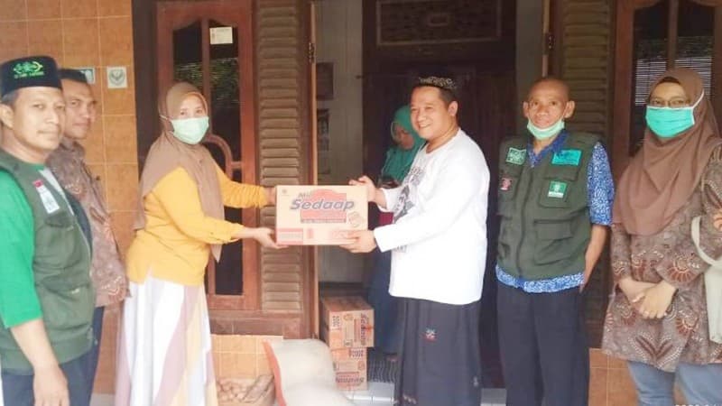 LAZISNU Kendal Salurkan Bantuan untuk Korban Banjir Kali Bodri 