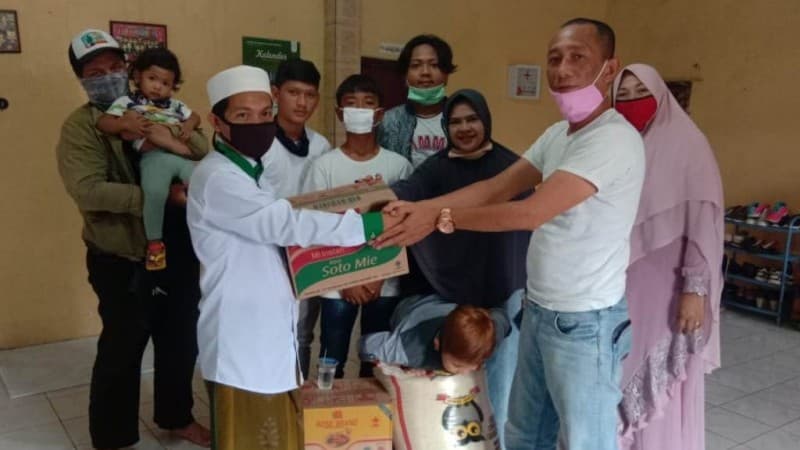 NU Sukaraja Bogor Salurkan Sembako ke Ratusan Warga